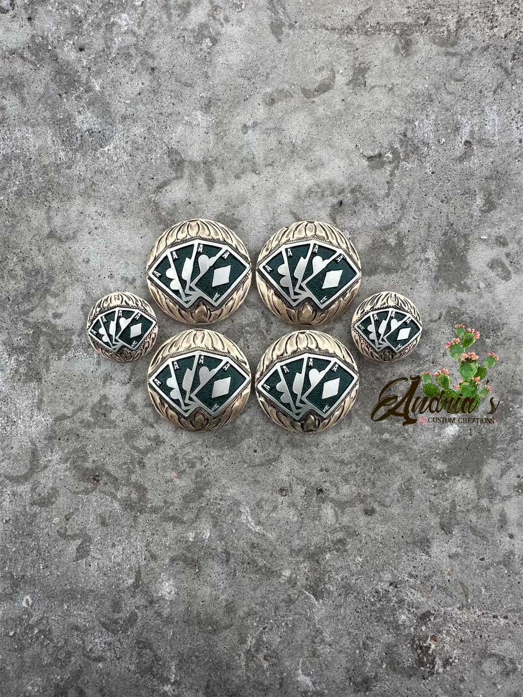 Poker Face Saddle Set